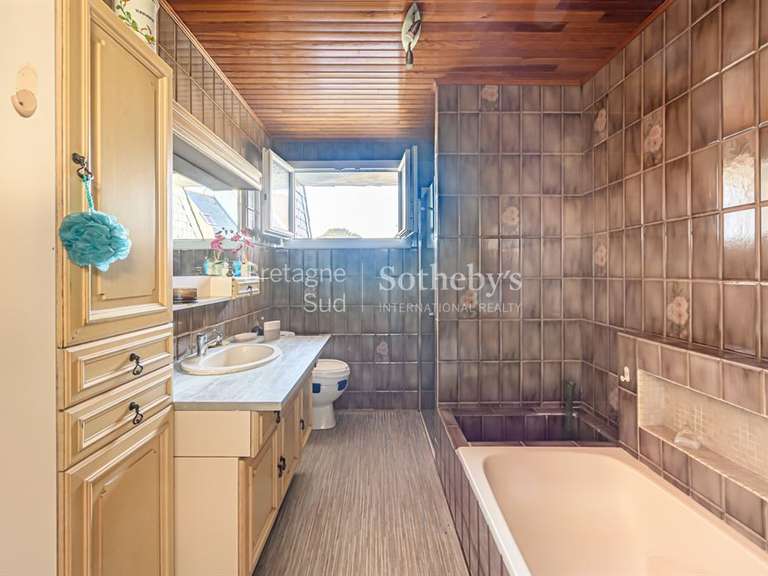 Maison Plouhinec - 8 chambres - 275m²