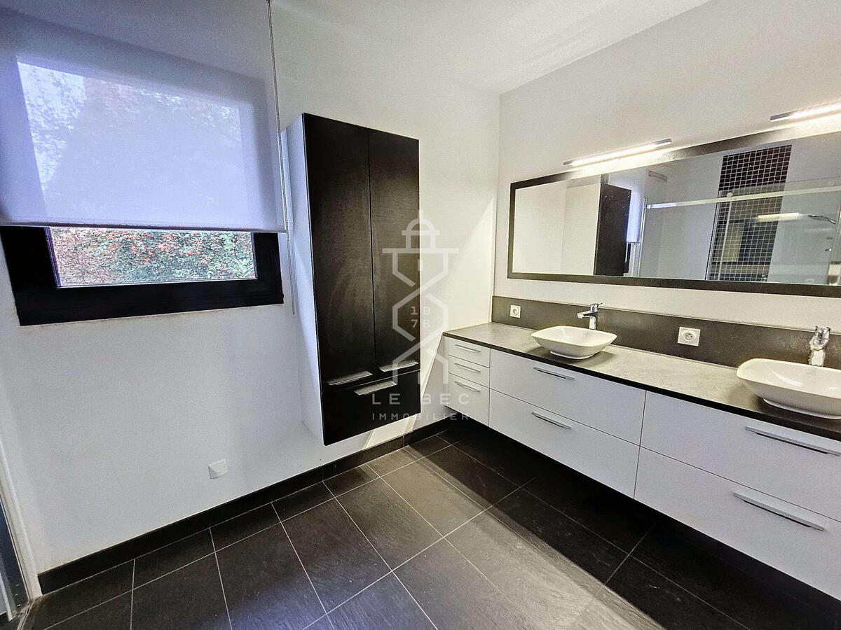 House Plouhinec