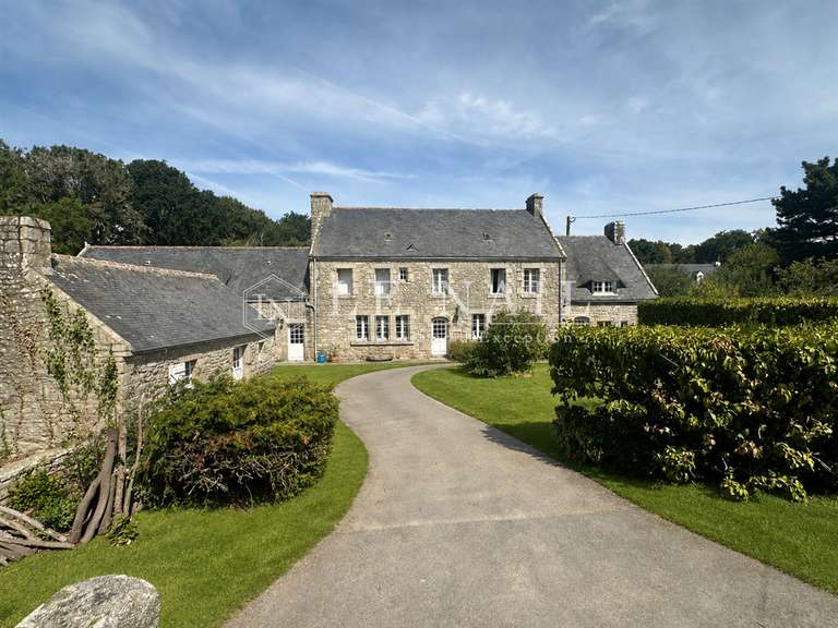 Maison Plouhinec - 3 chambres - 230m²