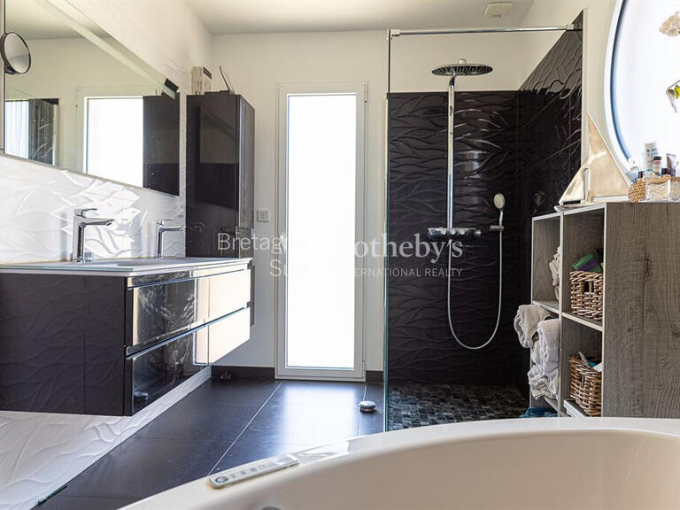 House Plourhan - 6 bedrooms - 216m²