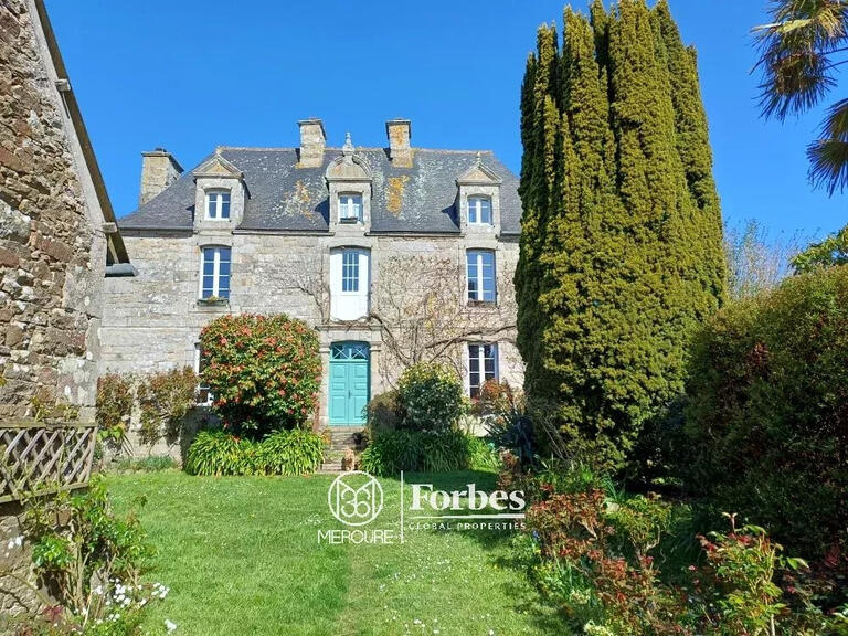 House Plufur - 4 bedrooms - 212m²