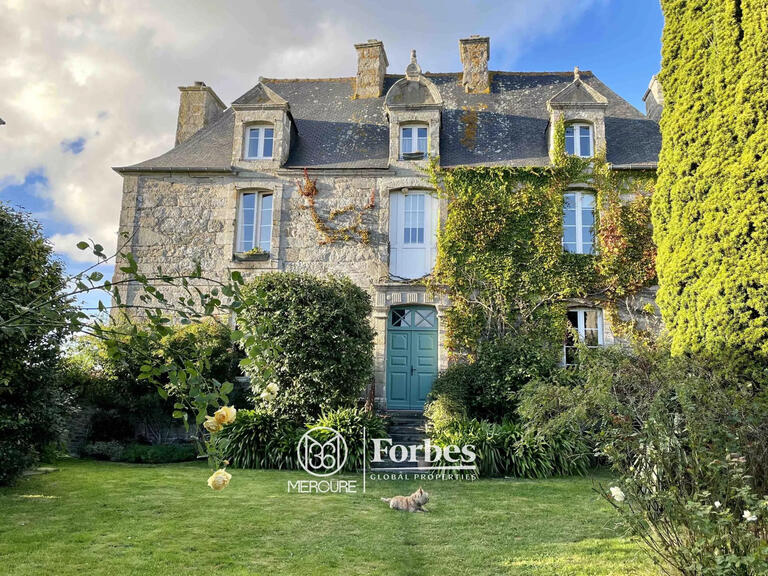 House Plufur - 4 bedrooms - 212m²