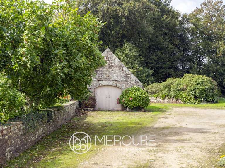 Maison Pluguffan - 8 chambres - 240m²