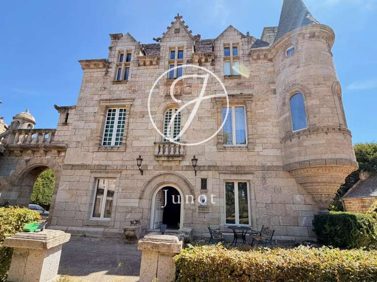 Château Pluvigner - 9 chambres - 600m²