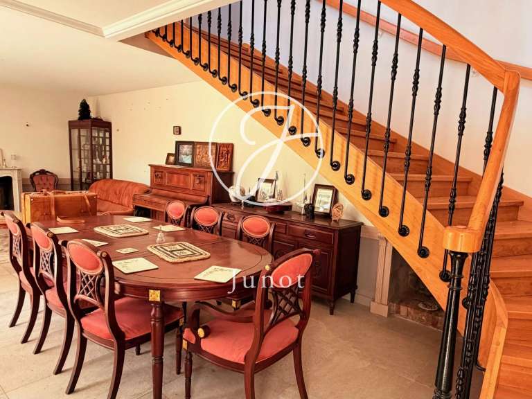 Château Pluvigner - 9 chambres - 600m²