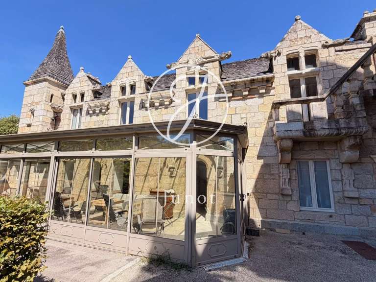 Château Pluvigner - 9 chambres - 600m²