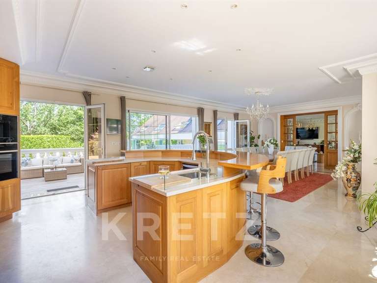 Maison Poigny-la-Forêt - 5 chambres - 587m²