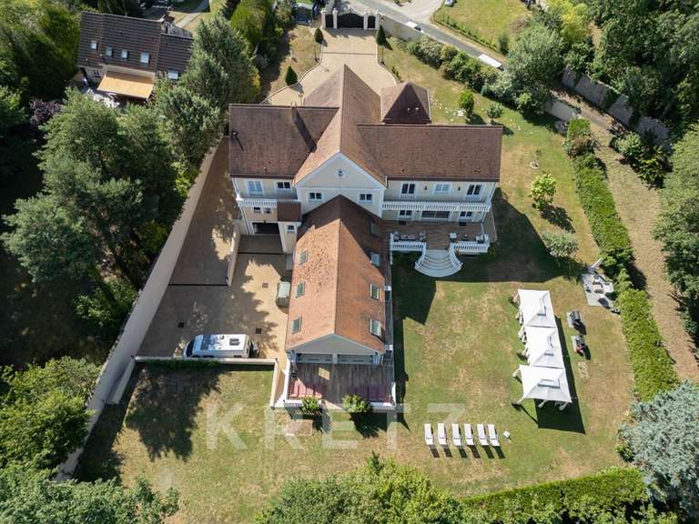 Maison Poigny-la-Forêt - 5 chambres - 587m²