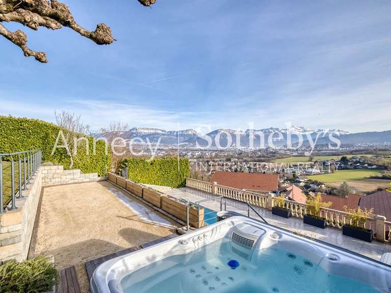 Maison Poisy - 3 chambres - 212m²