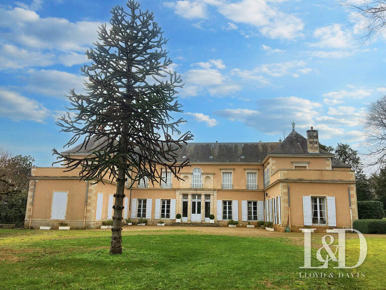 Château Poitiers - 8 chambres - 632m²