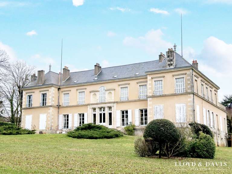 Château Poitiers - 8 chambres - 632m²