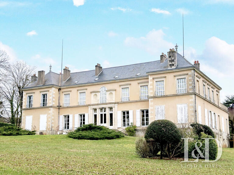 Château Poitiers - 8 chambres - 632m²