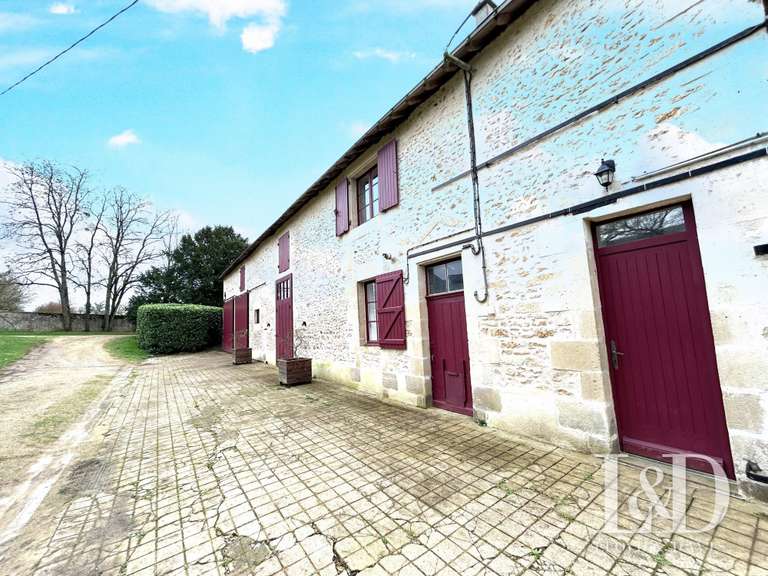 Château Poitiers - 8 chambres - 632m²