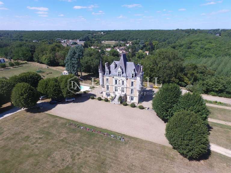 Château Poitiers - 6 chambres - 520m²