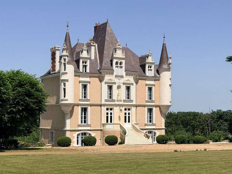 Château Poitiers - 6 chambres - 520m²