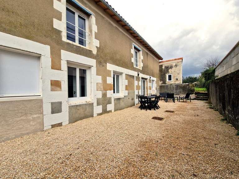 House, villa and property for Sale Poitiers BellesPierres
