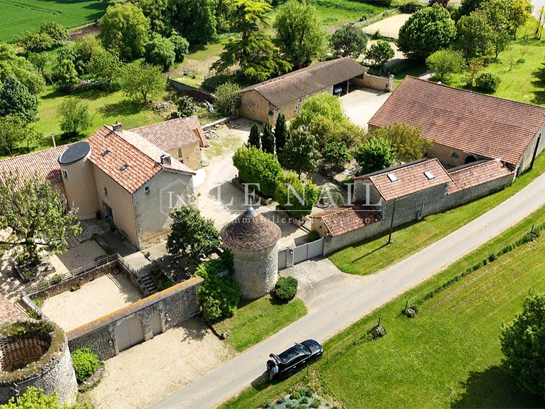 Manoir Poitiers - 5 chambres - 375m²