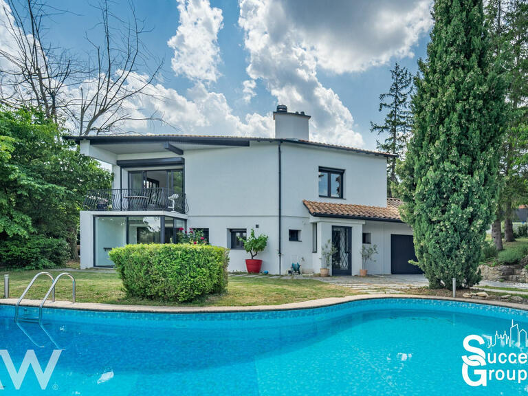 Villa Poleymieux-au-Mont-d'Or - 4 chambres - 147m²