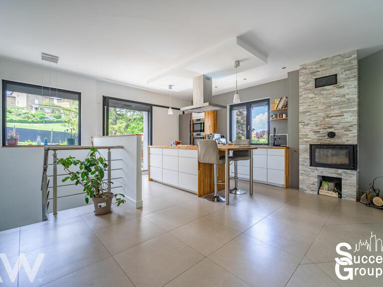 Villa Poleymieux-au-Mont-d'Or - 4 chambres - 147m²