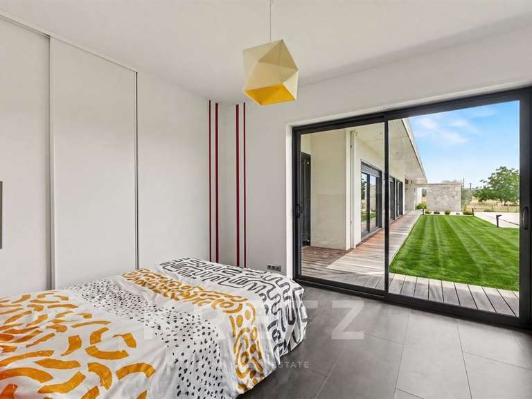 Maison Pommevic - 4 chambres - 235m²