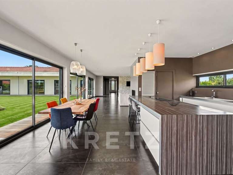 Maison Pommevic - 4 chambres - 235m²