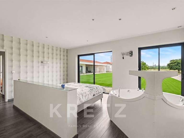 Maison Pommevic - 4 chambres - 235m²