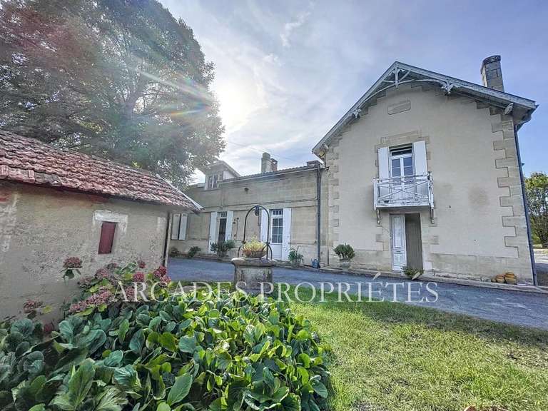 Propriété Pompignac - 5 chambres - 332m²
