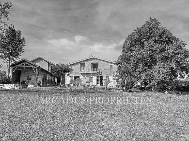 Propriété Pompignac - 5 chambres - 332m²