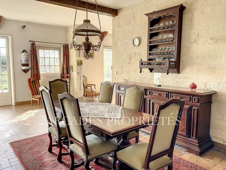 Propriété Pompignac - 5 chambres - 332m²