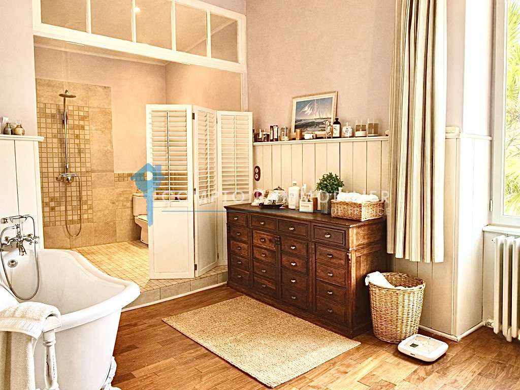 House Pont-de-Labeaume