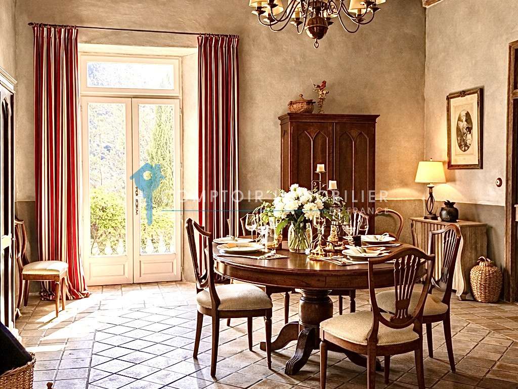 House Pont-de-Labeaume