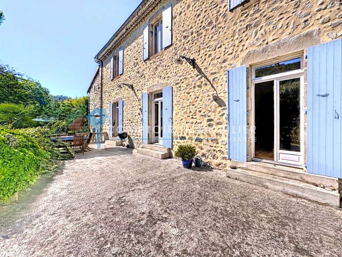 House Pont-de-Labeaume