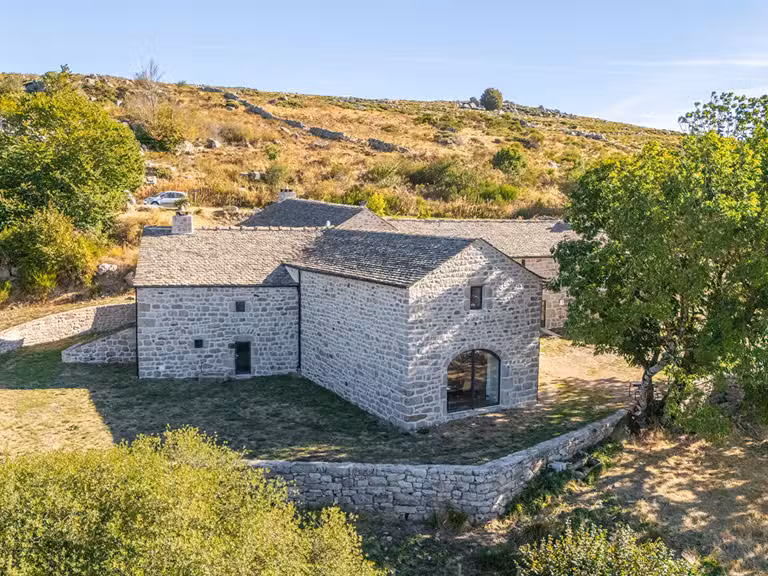 Propriété Pont de Montvert - Sud Mont Lozère - 2 chambres - 371m²