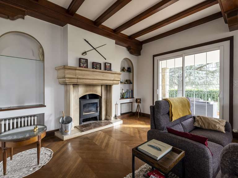 Propriété Pont-du-Château - 5 chambres - 325m²