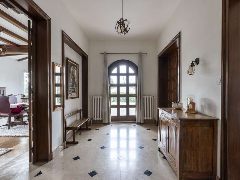 Propriété Pont-du-Château - 5 chambres - 325m²