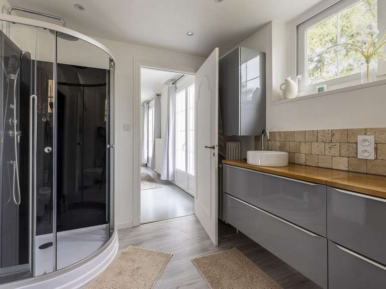 Propriété Pont-du-Château - 5 chambres - 325m²