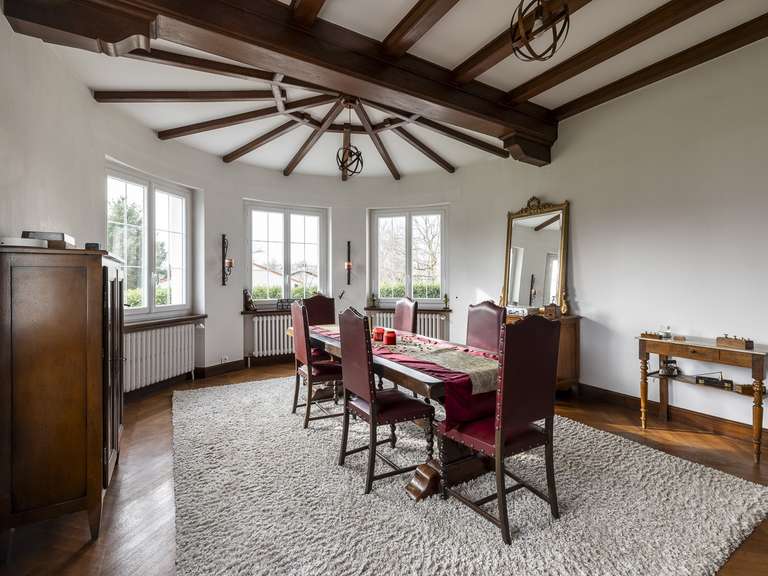 Propriété Pont-du-Château - 5 chambres - 325m²