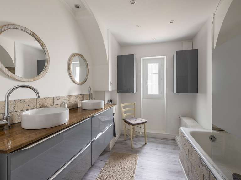 Propriété Pont-du-Château - 5 chambres - 325m²