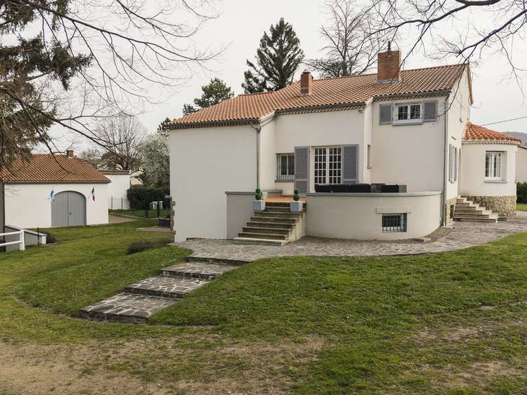 Propriété Pont-du-Château - 5 chambres - 325m²