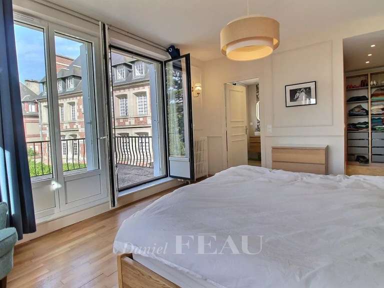 Appartement Pont-l'Évêque - 8 chambres - 325m²