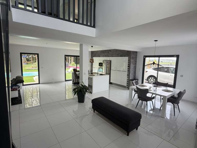 Maison Pont-Sainte-Maxence - 3 chambres - 175m²