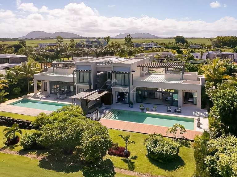 Villa Pontaix - 4 bedrooms - 304m²