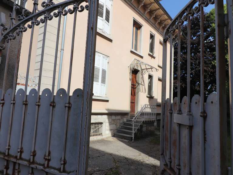 Maison Pontarlier - 5 chambres - 200m²