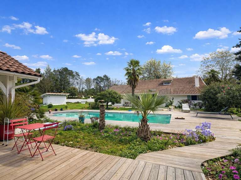 Maison Pontonx-sur-l'Adour - 4 chambres - 280m²