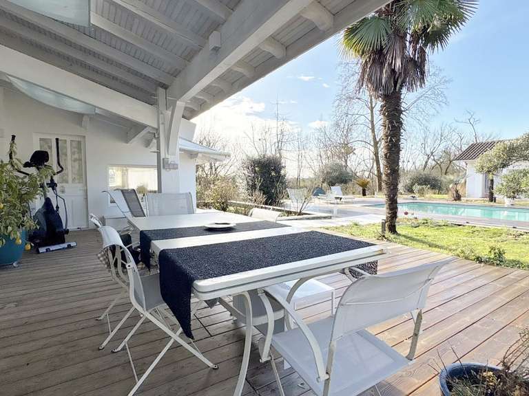 Maison Pontonx-sur-l'Adour - 5 chambres - 280m²