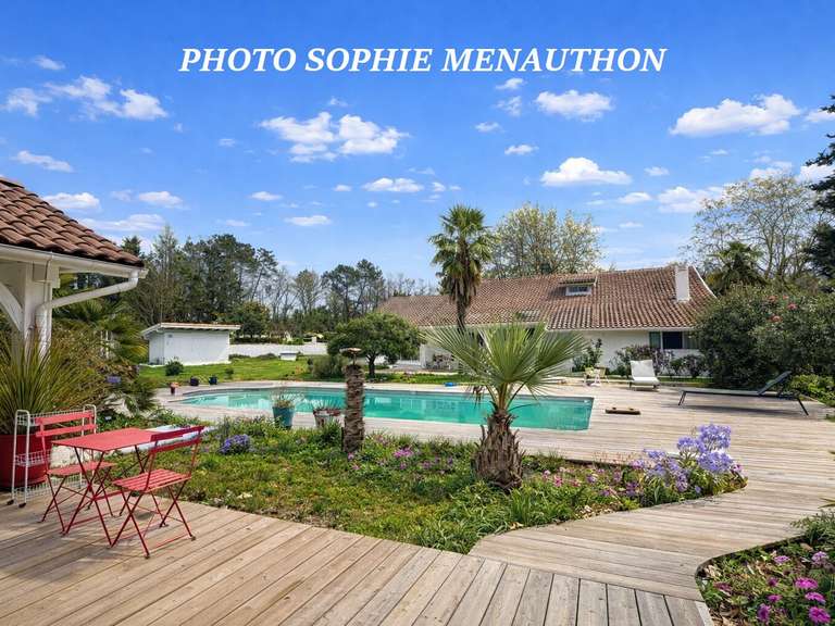 Maison Pontonx-sur-l'Adour - 5 chambres - 280m²