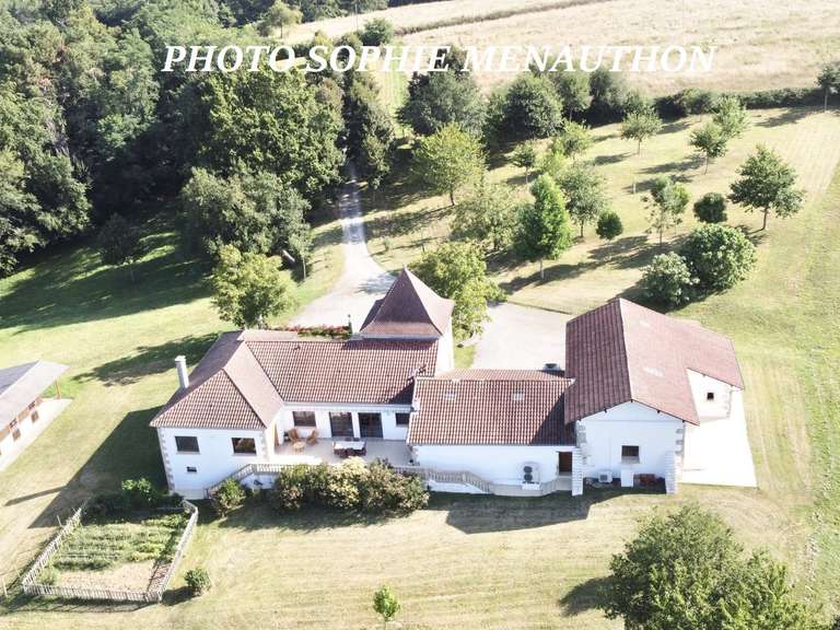 Propriété Pontonx-sur-l'Adour - 5 chambres - 300m²