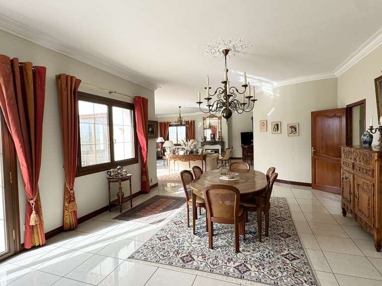 Propriété Pontonx-sur-l'Adour - 5 chambres - 300m²