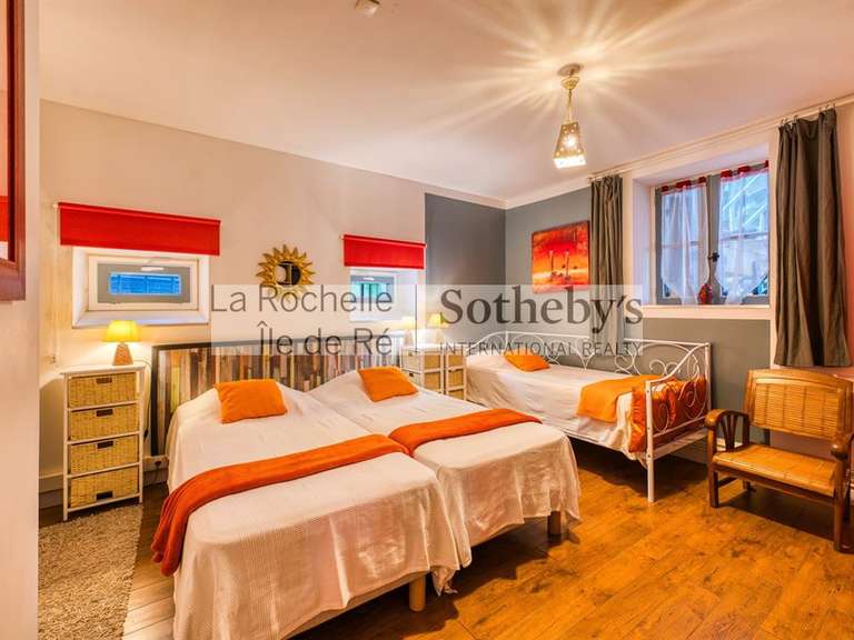 House Port-des-Barques - 6 bedrooms - 340m²