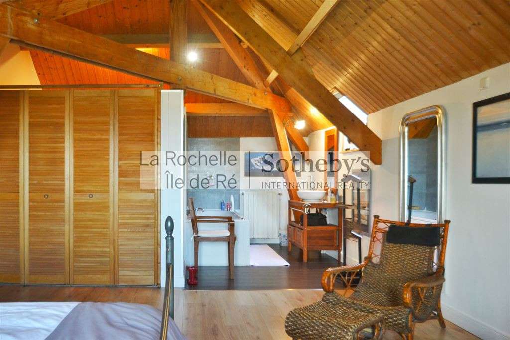House Port-des-Barques